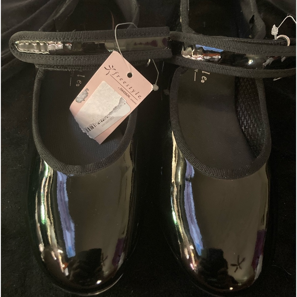 COPY - NWT Freestyle Danskin girls size 1 Freestyle Danskin tap shoes